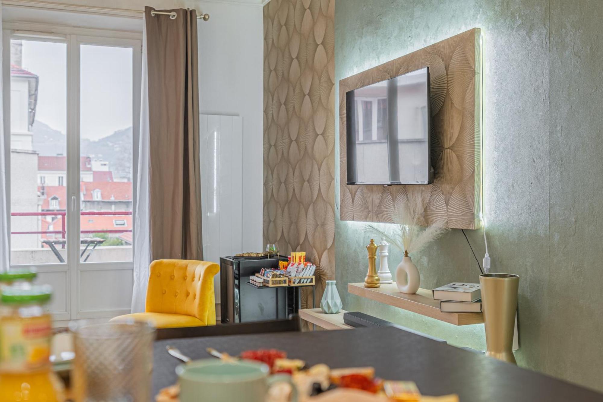 Апартаменты Luxury Cinephile - Netflix - 2 Balcons - Garage Prive - Minibar Гренобль Экстерьер фото